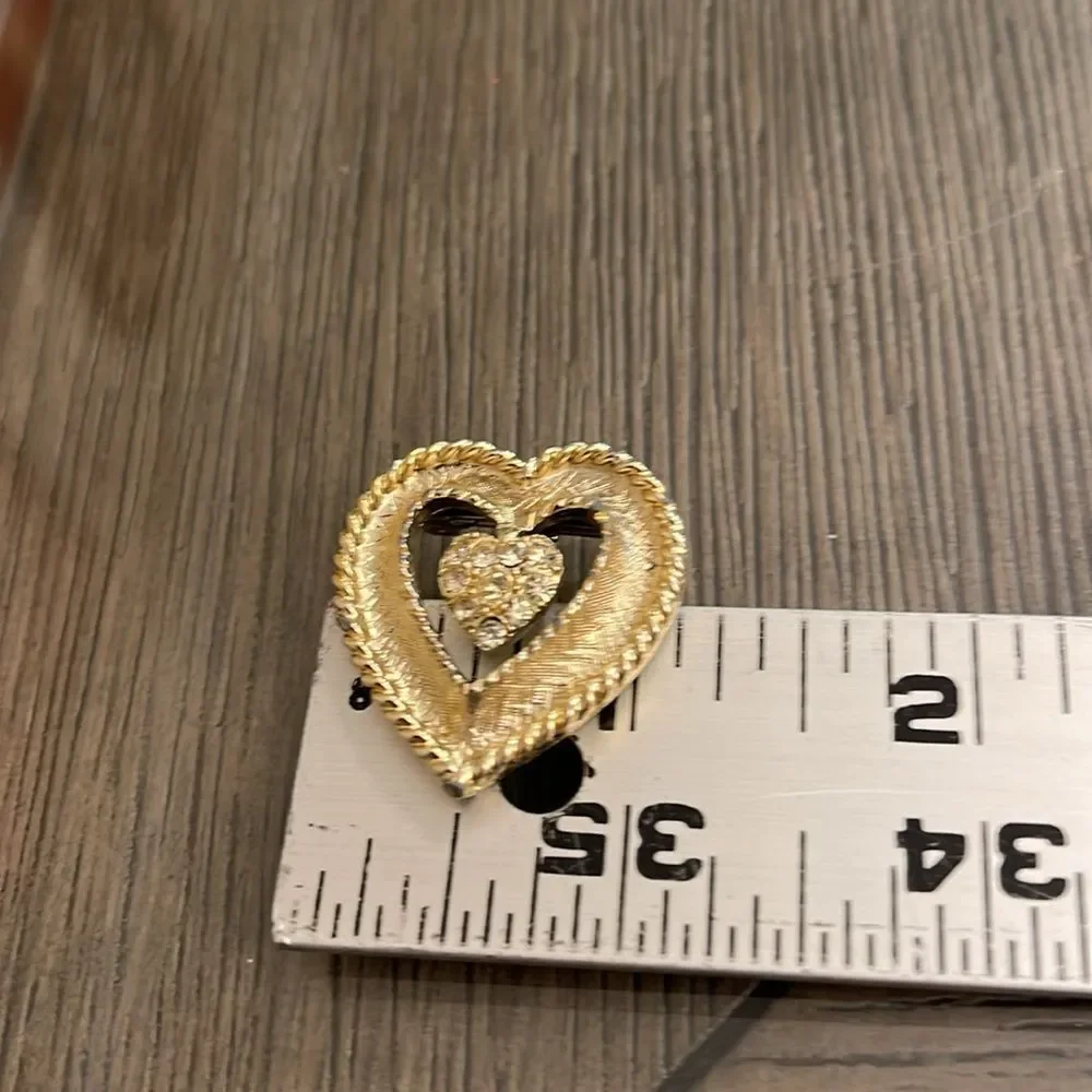 Vintage Light Gold-tone Texture Heart Pin with Rhinestone Accents